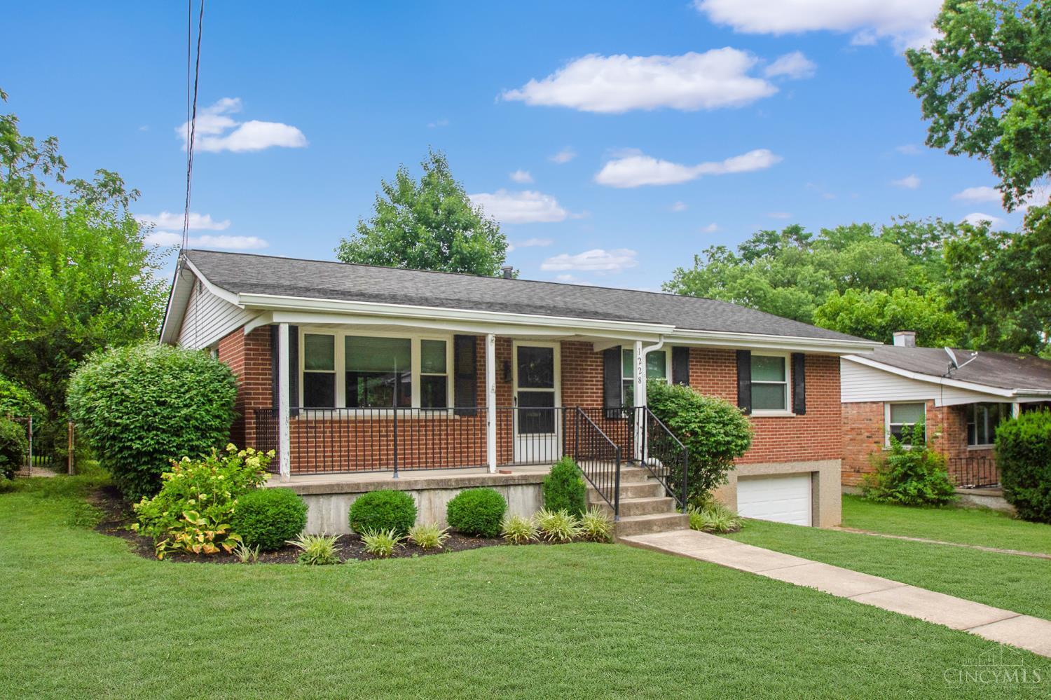 1228 Meadowbright Lane  Cincinnati OH 45230 photo