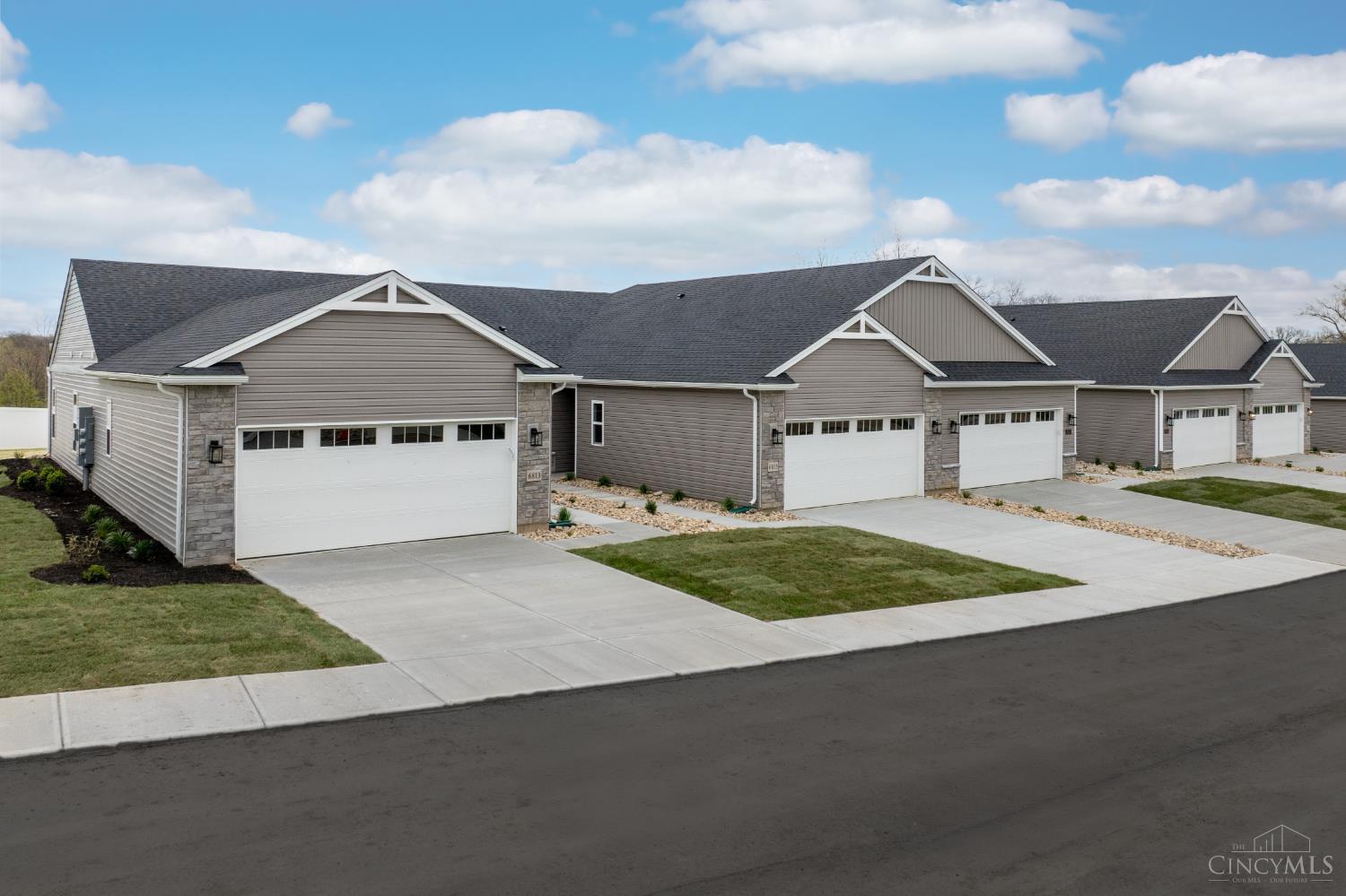 6835 Traditions Street  Middletown OH 45044 photo