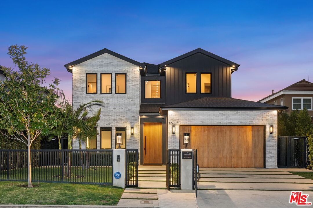 Property Photo: 4937 Rubio Ave CA 91436
