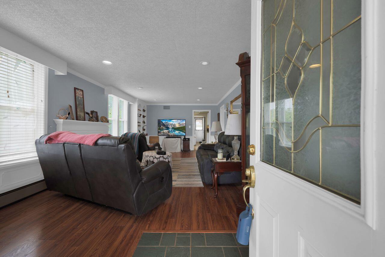 Property Photo:  1102 Columbus Street  OH 43126 