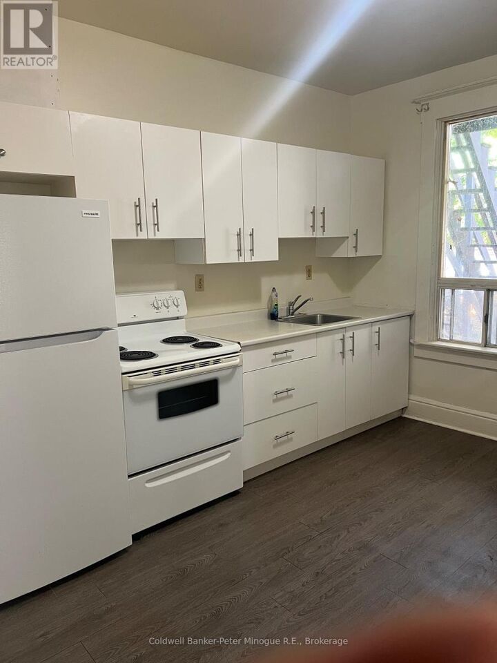 Property Photo:  586 Main Street East  ON P1B 1B8 