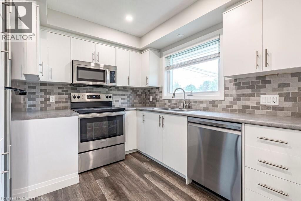 Property Photo:  173 West 32nd Street  ON L9C 5H1 