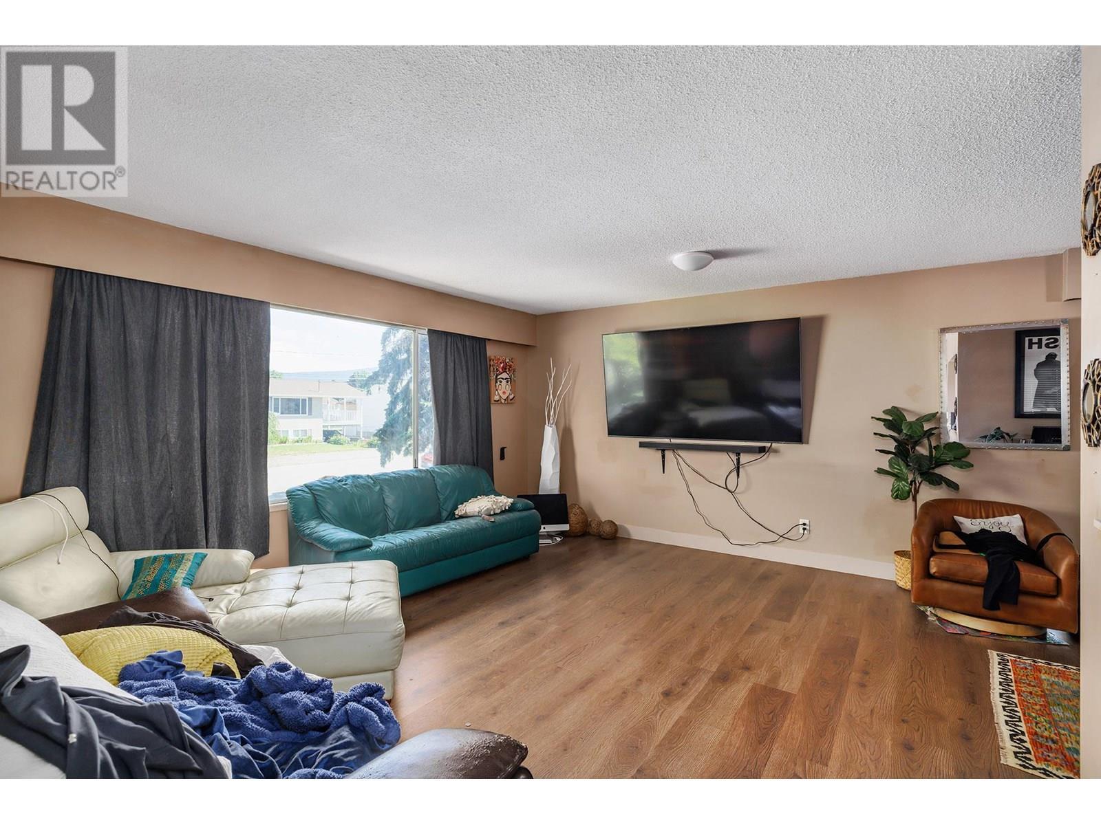 Photo de la propriété: 335 Dudgeon Road BC V1X 2L1
