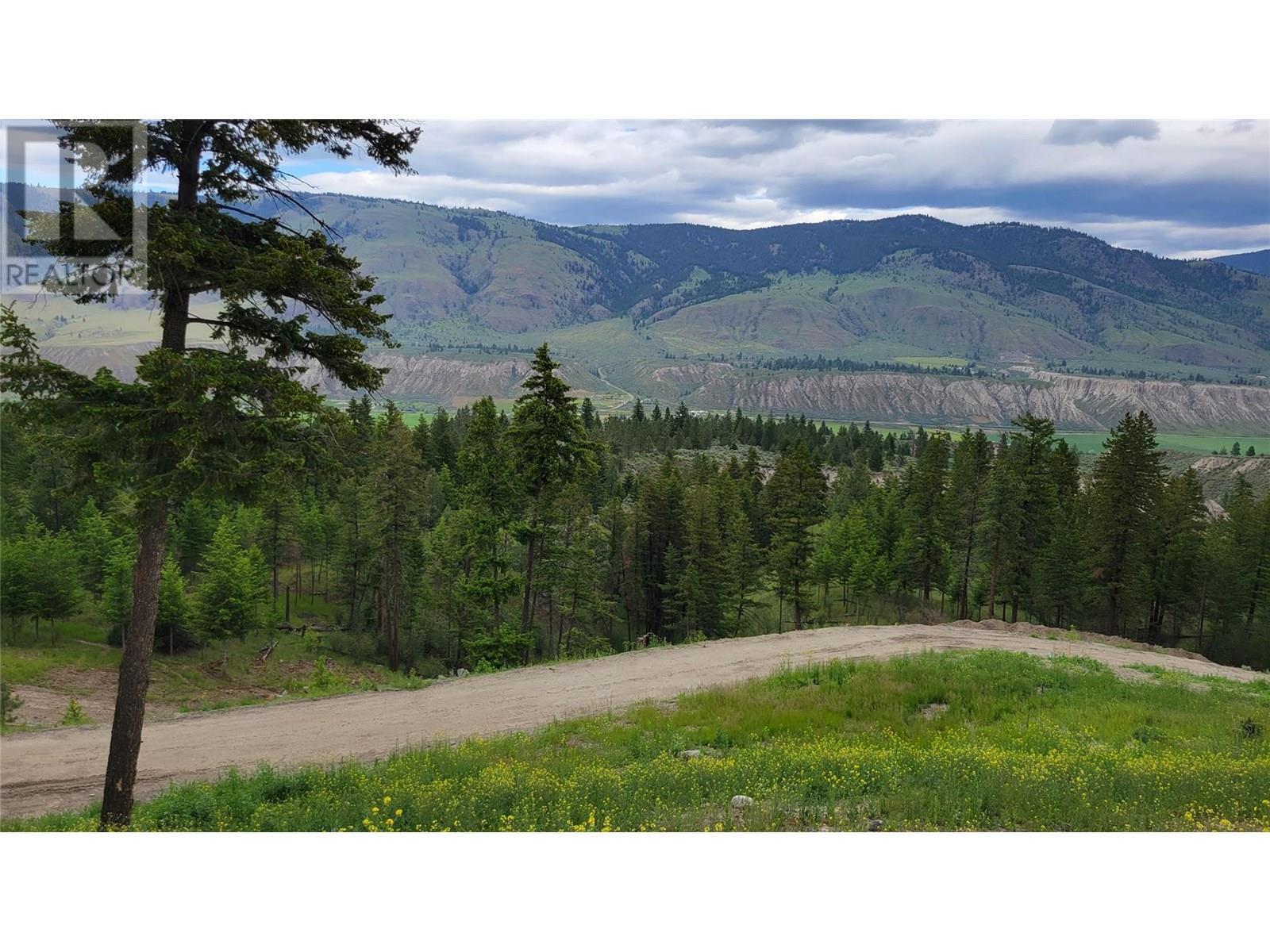 Photo de la propriété: 3100 Kicking Horse Drive Lot 22 BC V2E 0B8