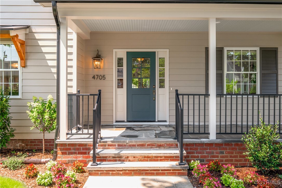 Property Photo: 4705 Fitzhugh Avenue VA 23230