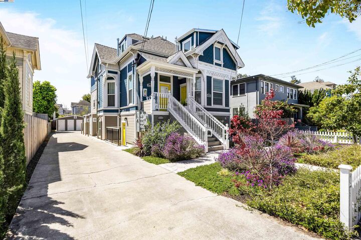 Property Photo: 2060 San Antonio Ave CA 94501