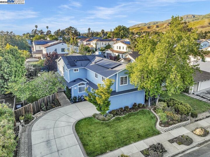 Property Photo: 344 Kansas Way CA 94539