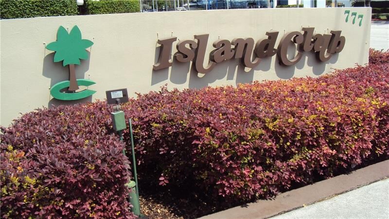 Property Photo: 777 S Federal Highway 104 FL 33062