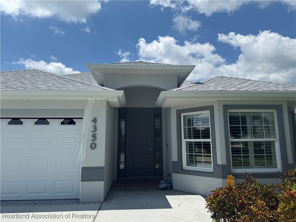 Property Photo: 4350 Vantage Circle FL 33872
