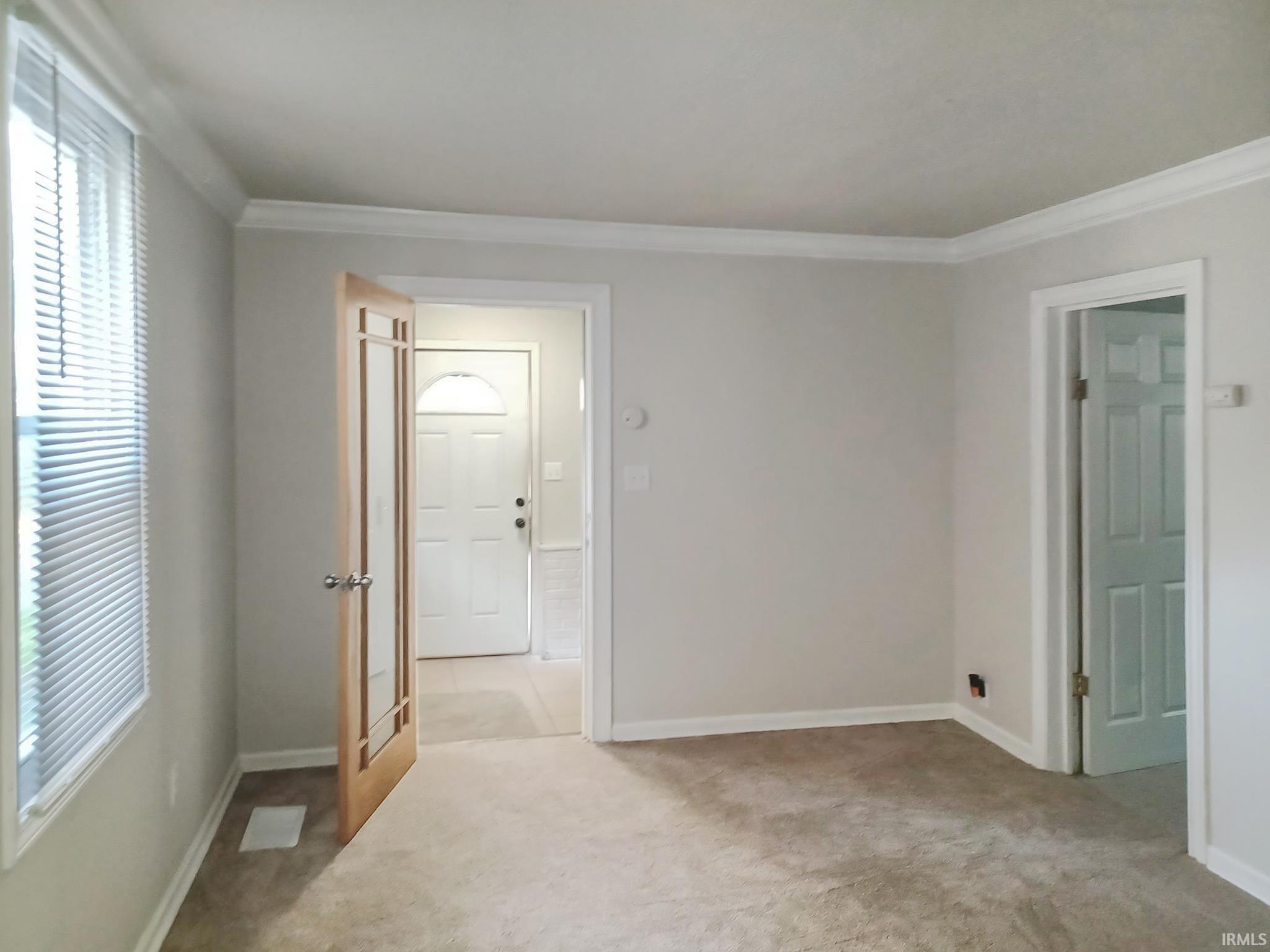Property Photo: 1418 E Jackson Avenue IN 47714