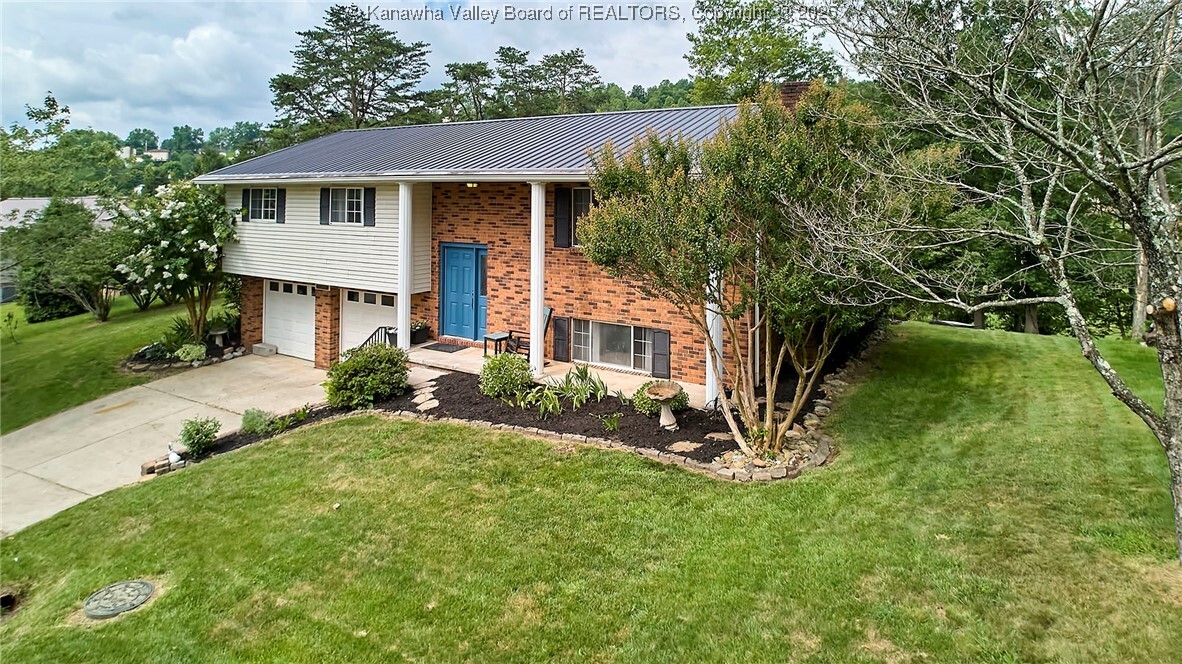 Property Photo: 5301 Balsam Circle WV 25313