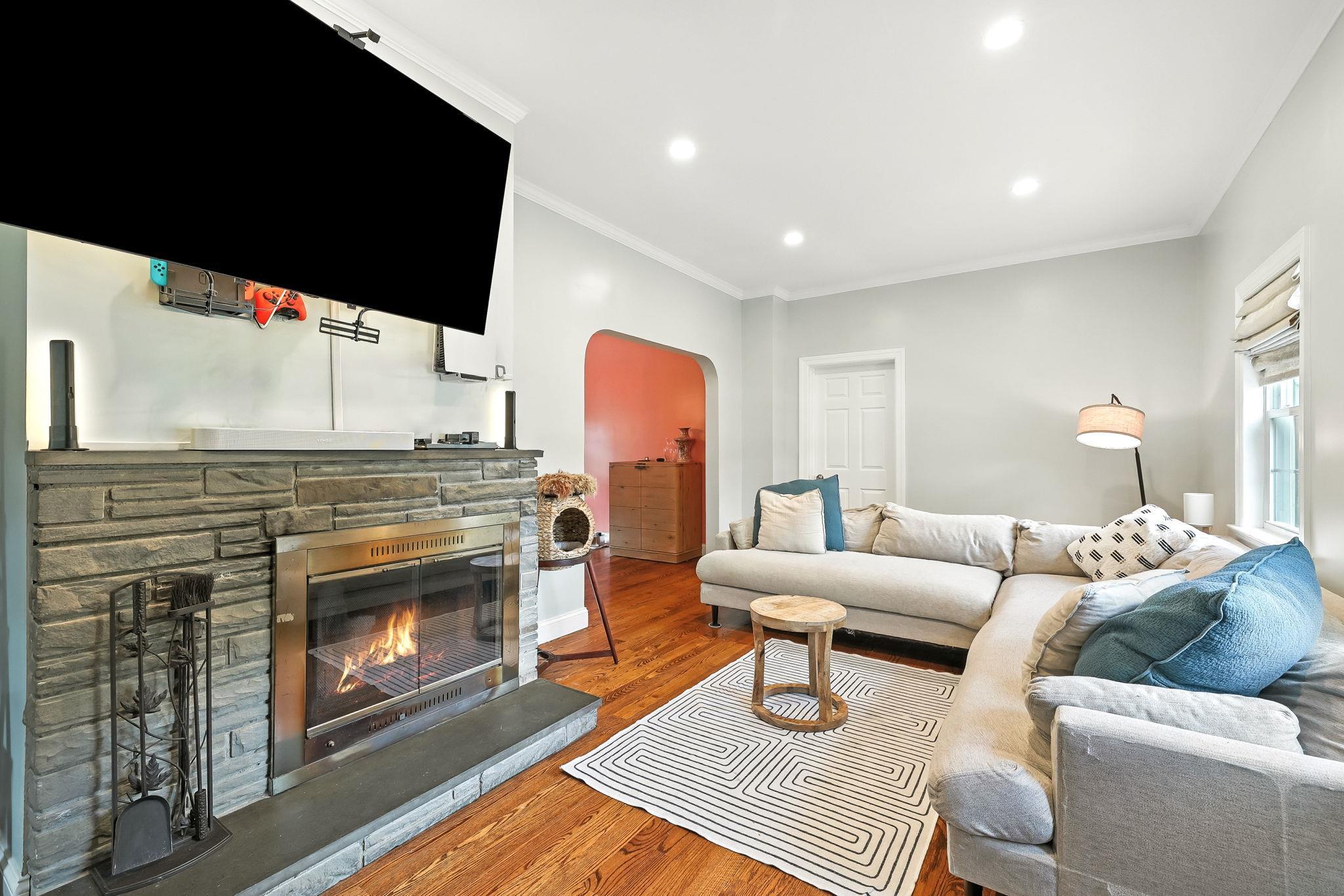 Property Photo:  27 S Goodwin Avenue  NY 10523 