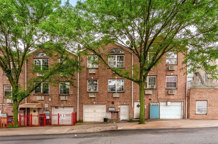 992 Jennings Street  Bronx NY 10460 photo