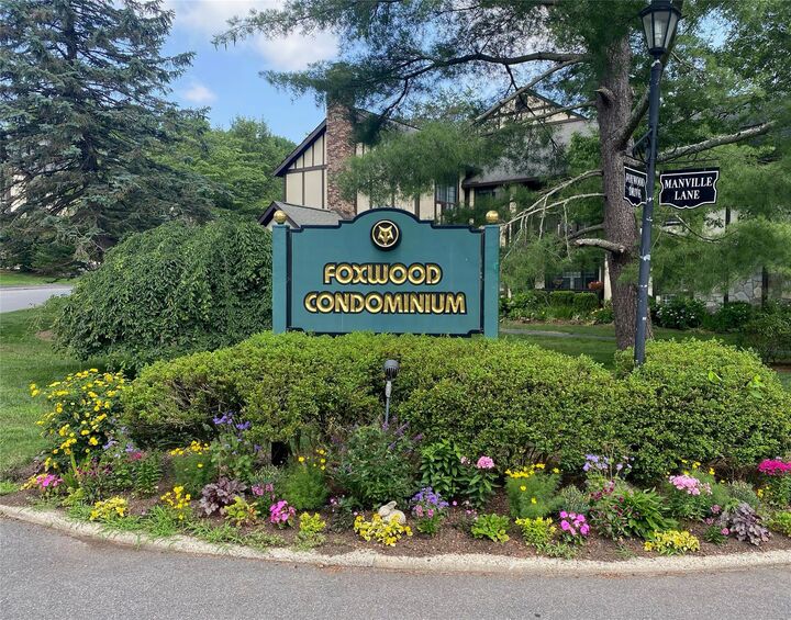 Property Photo:  8 Foxwood 5  NY 10570 