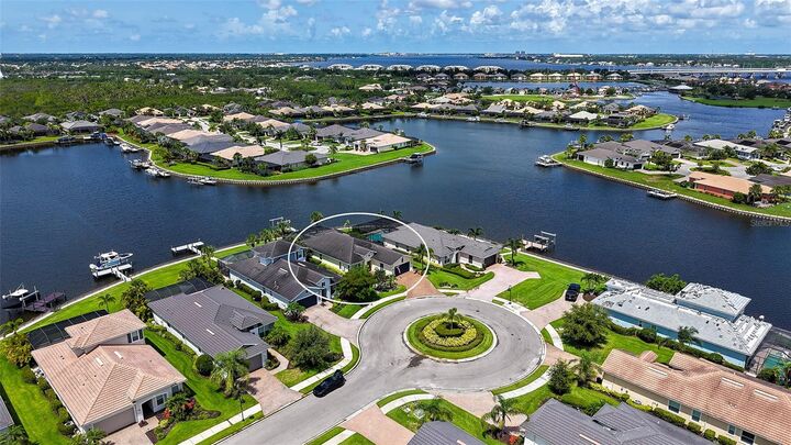 Property Photo:  1114 Bearing Court  FL 34208 