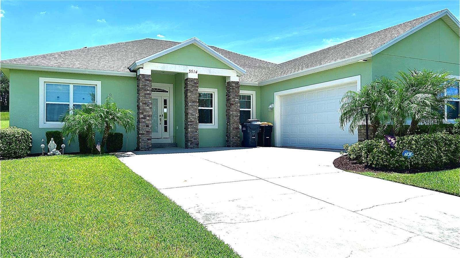 Property Photo: 3514 Ridge View Lane FL 33898