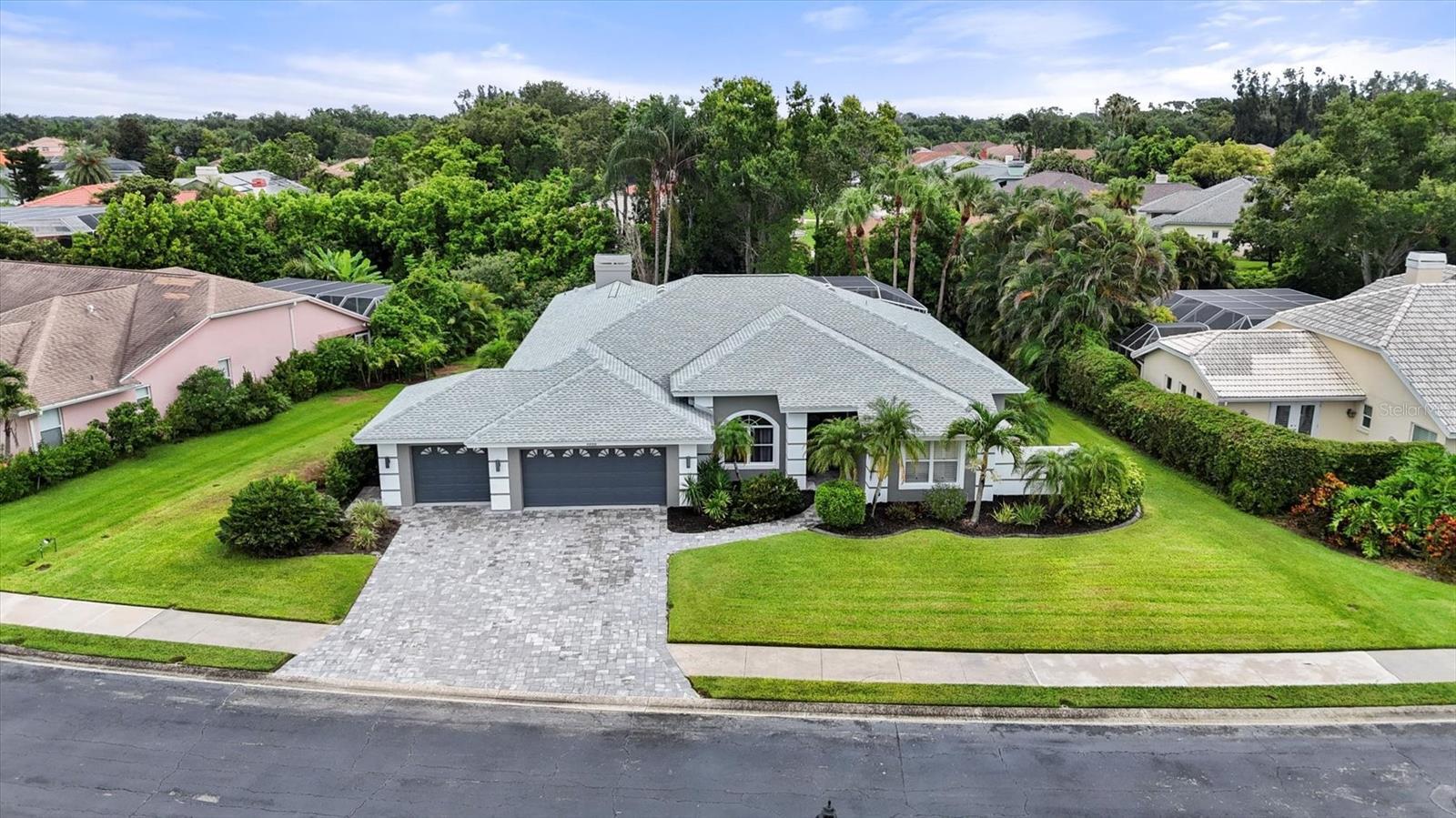 Property Photo: 4888 Winterhaven Drive FL 34233