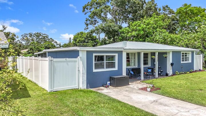 Property Photo:  2625 46th Avenue N  FL 33714 