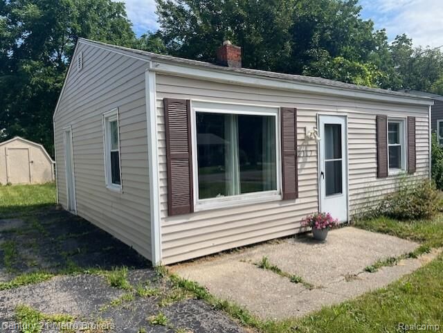 Property Photo: 2117 E Buder Avenue MI 48529 1733