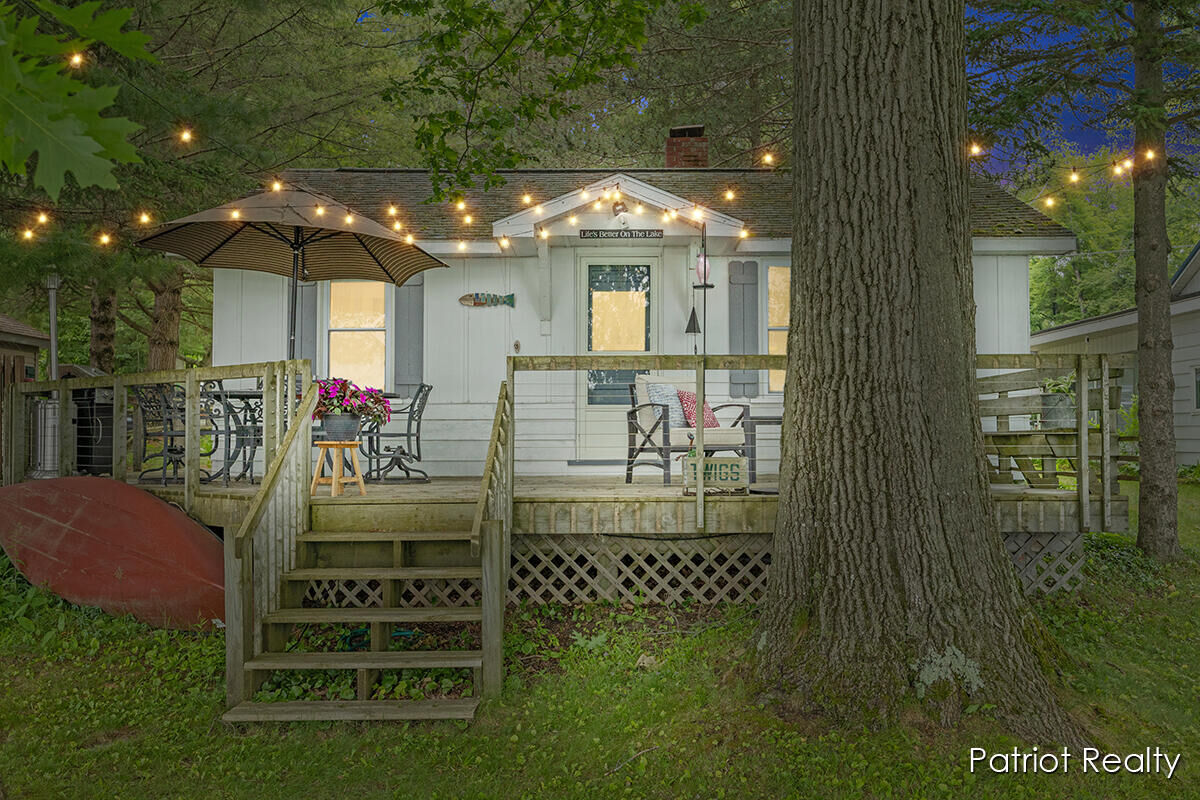 Property Photo: 1132 S Woodland Drive MI 49349