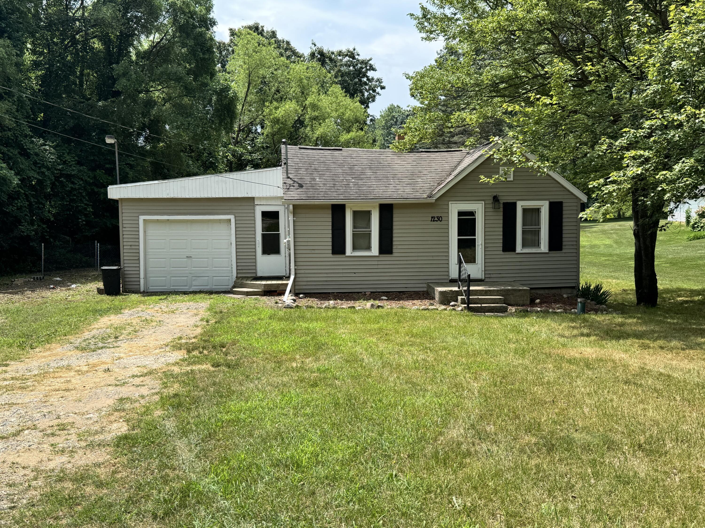 Property Photo: 1230 Golden Avenue MI 49014