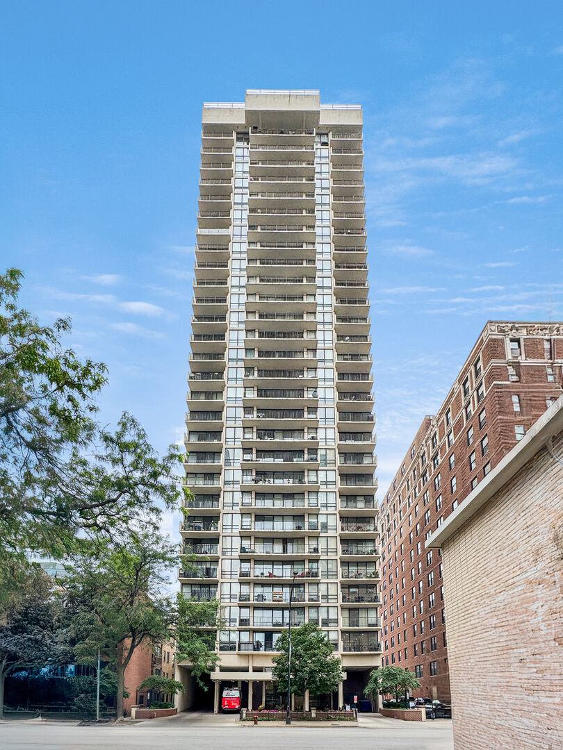 Property Photo: 3150 N Sheridan Road 10C IL 60657