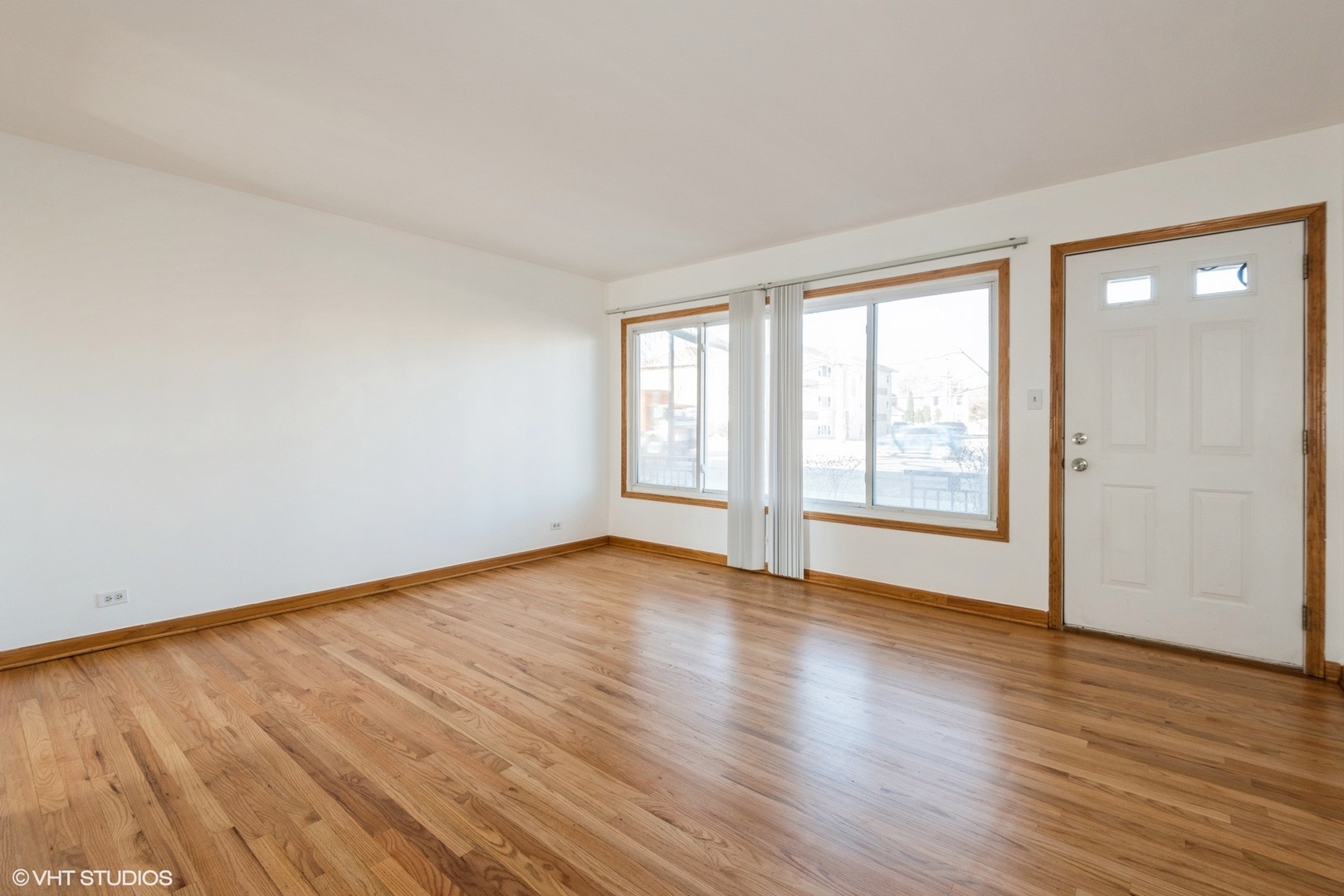 Property Photo:  4907 N Harlem Avenue 1  IL 60656 