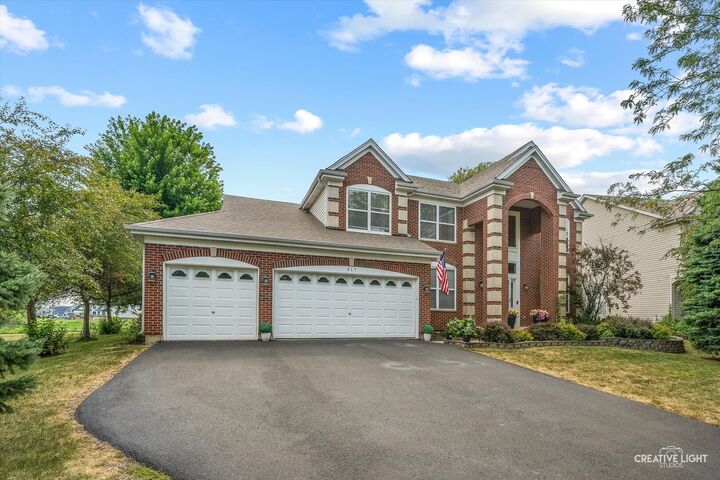 Property Photo:  317 Greenwood Place  IL 60543 