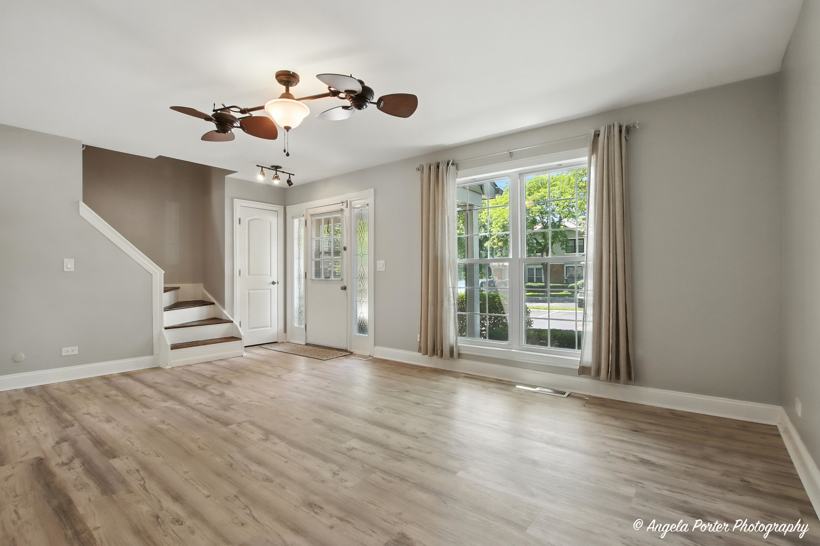 Property Photo: 4179 Brentwood Lane IL 60087