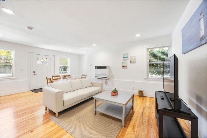 Property Photo:  2060 San Antonio Ave  CA 94501 