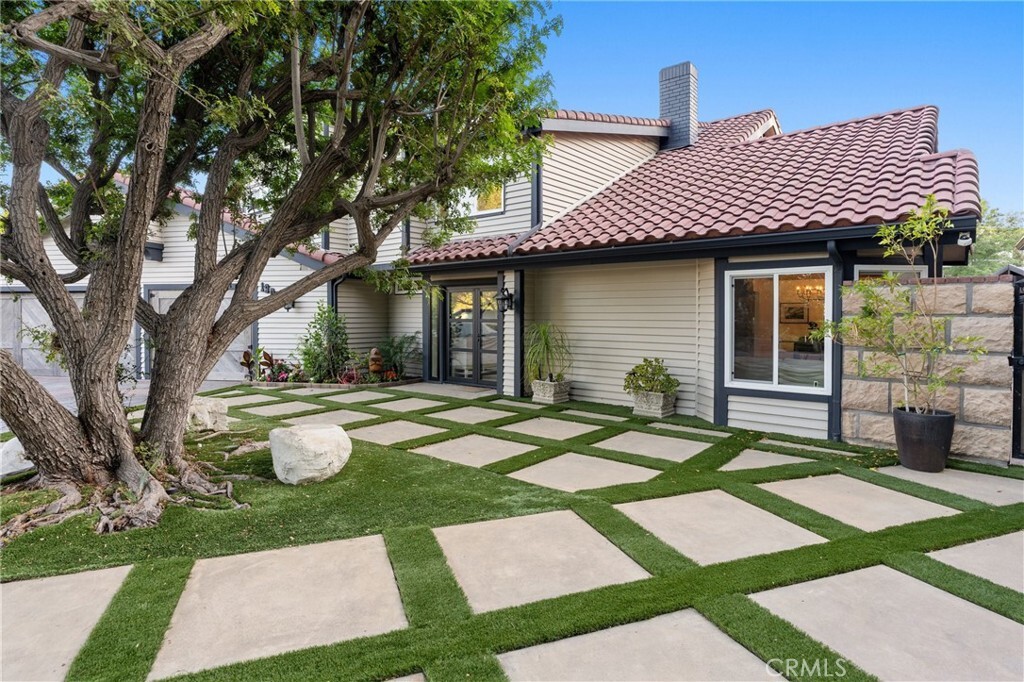 Property Photo: 19022 Shamrock Lane CA 92886