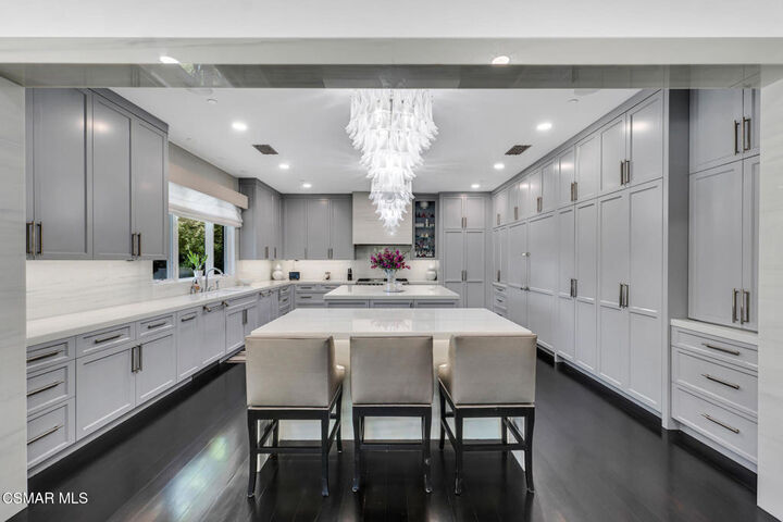 Property Photo:  2259 Melford Court  CA 91361 