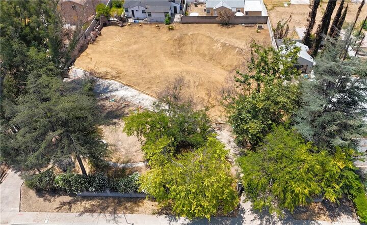 Property Photo:  412 W Altadena Drive  CA 91001 