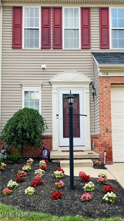 Property Photo: 116 Ledgestone Court OH 44017