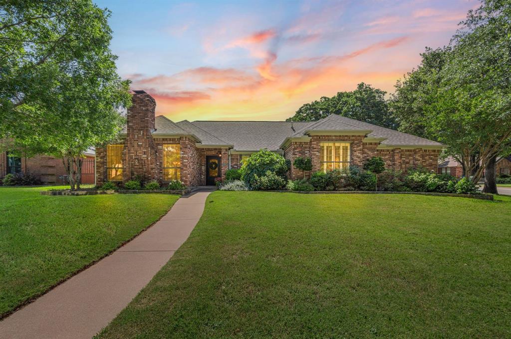 Property Photo: 3502 Edgehill Street TX 76051