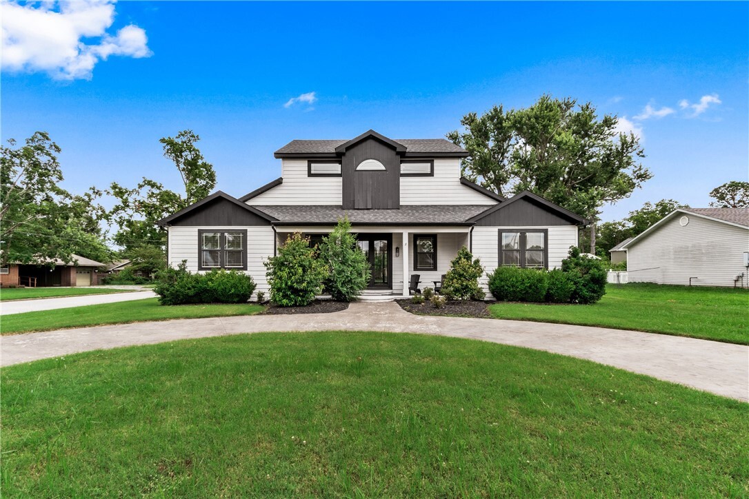 212 NW G Street  Bentonville AR 72712 photo