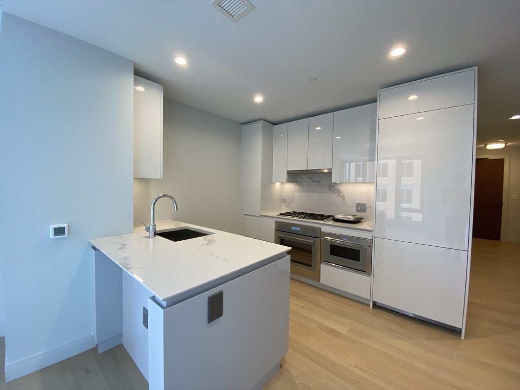 Property Photo: 135 Seaport Blvd 708 MA 02210