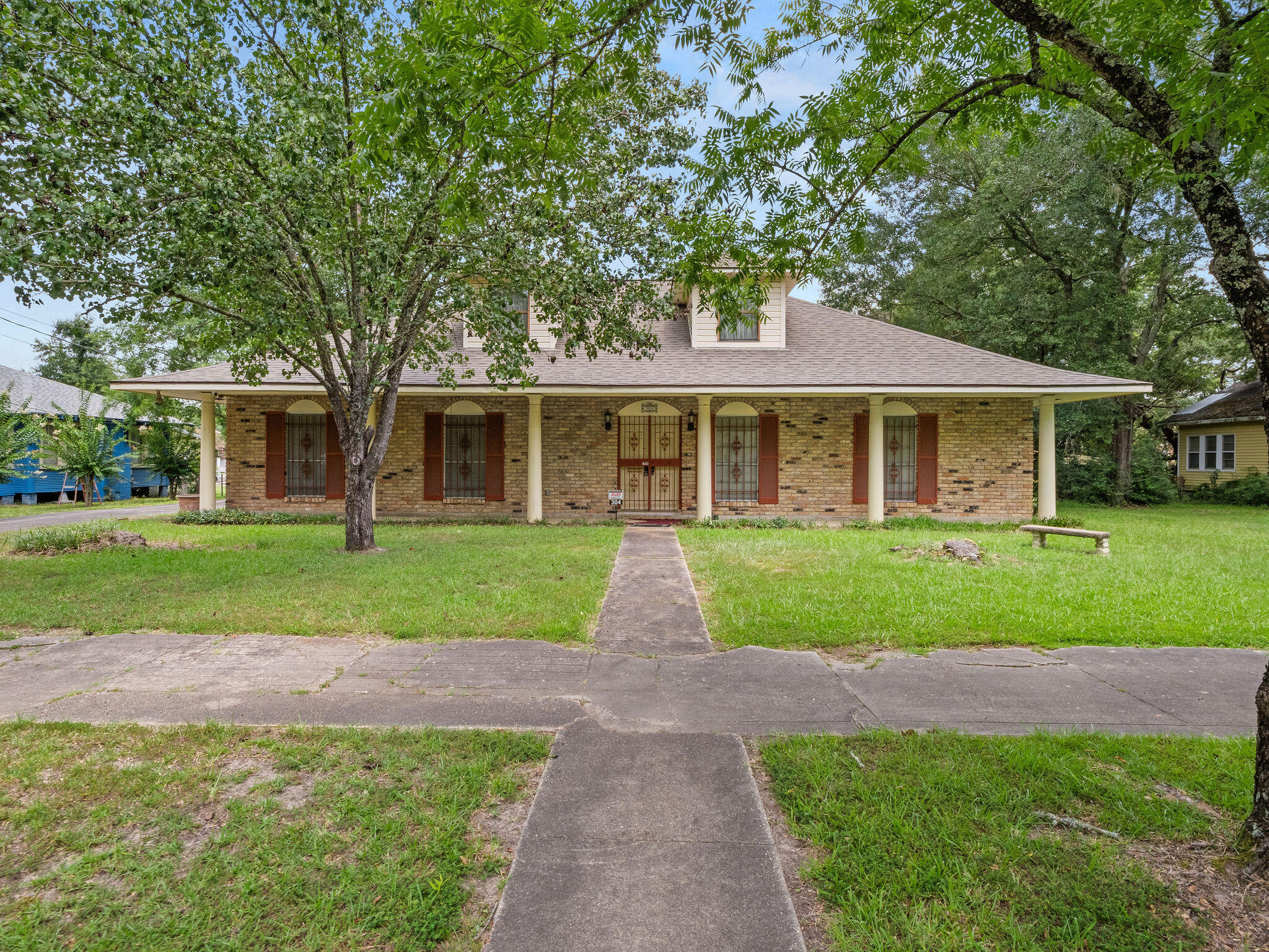 304 Broad  Deridder LA 70634 photo
