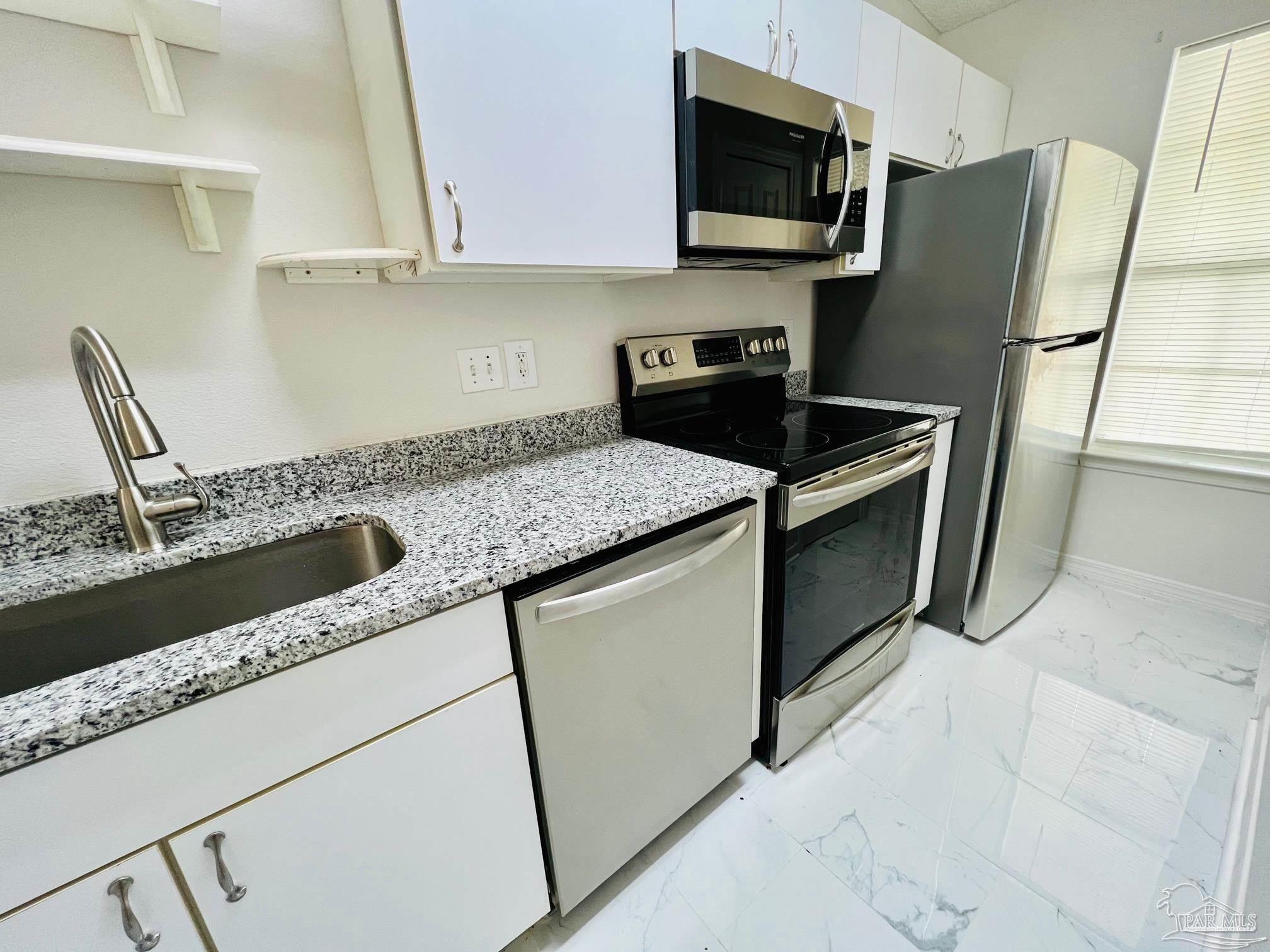 Property Photo:  8124 Heirloom Dr  FL 32514 