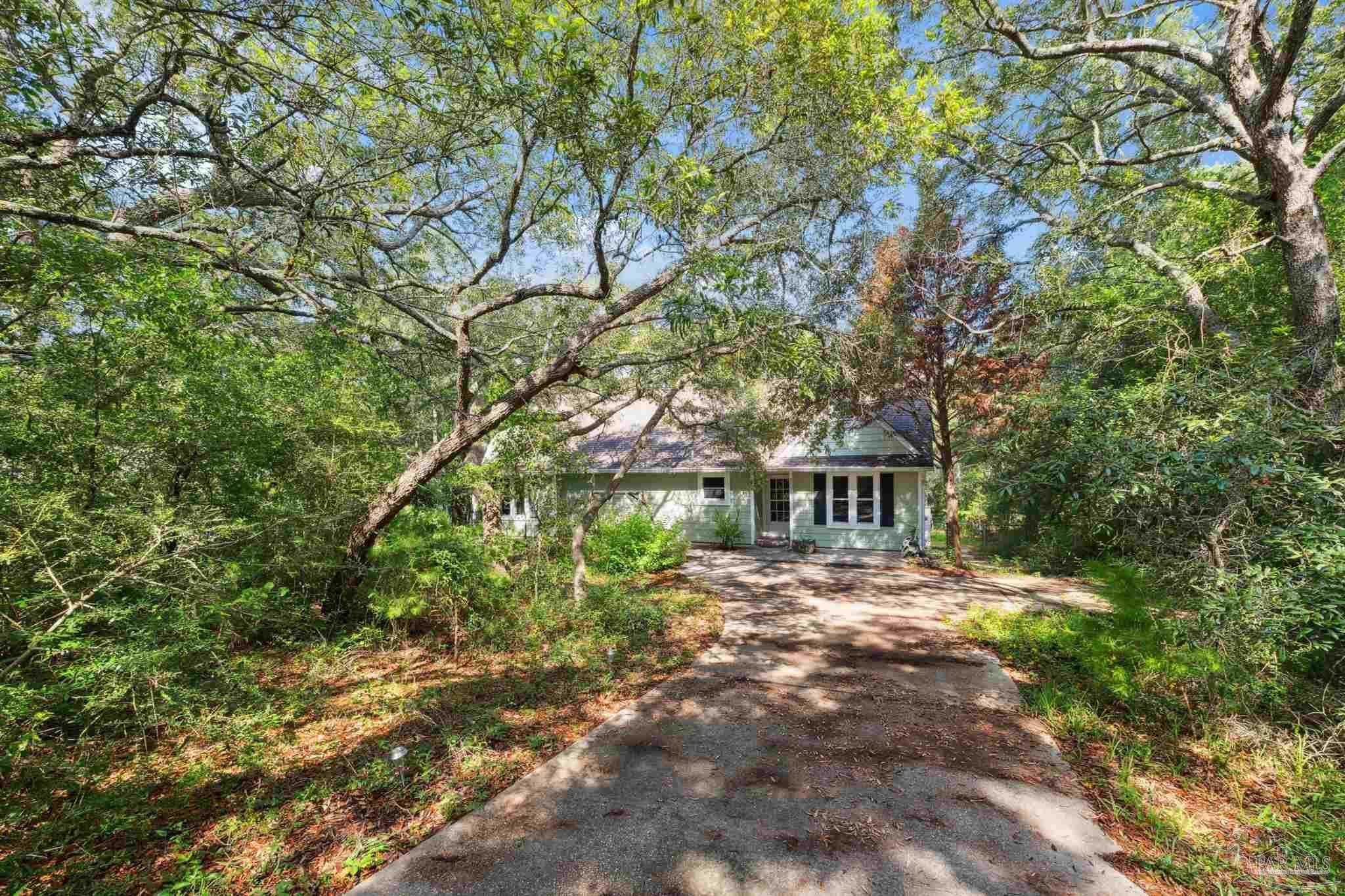 Property Photo: 2757 Avenida De Soto FL 32566