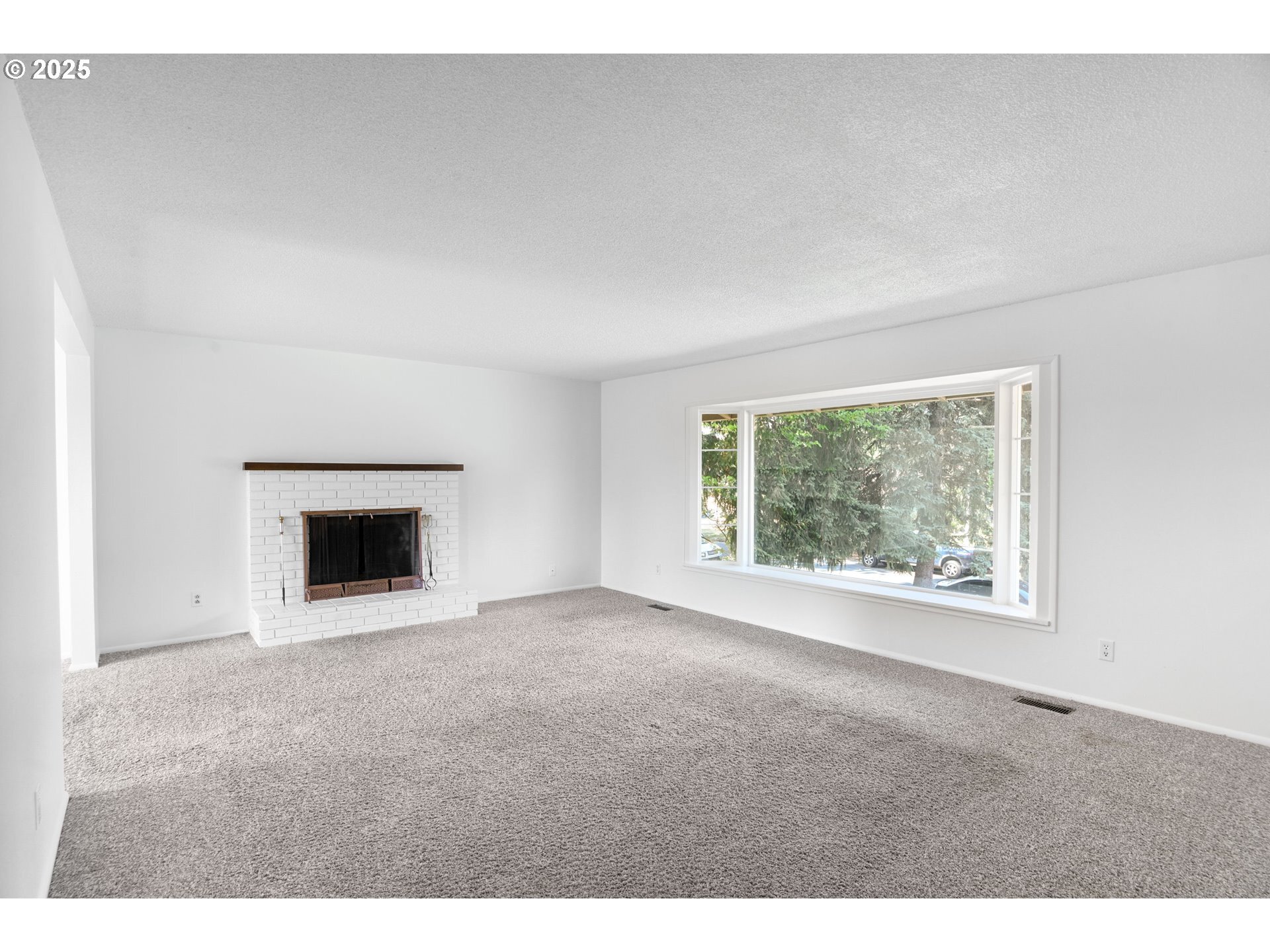 Property Photo: 5520 SW 191st Ct OR 97078