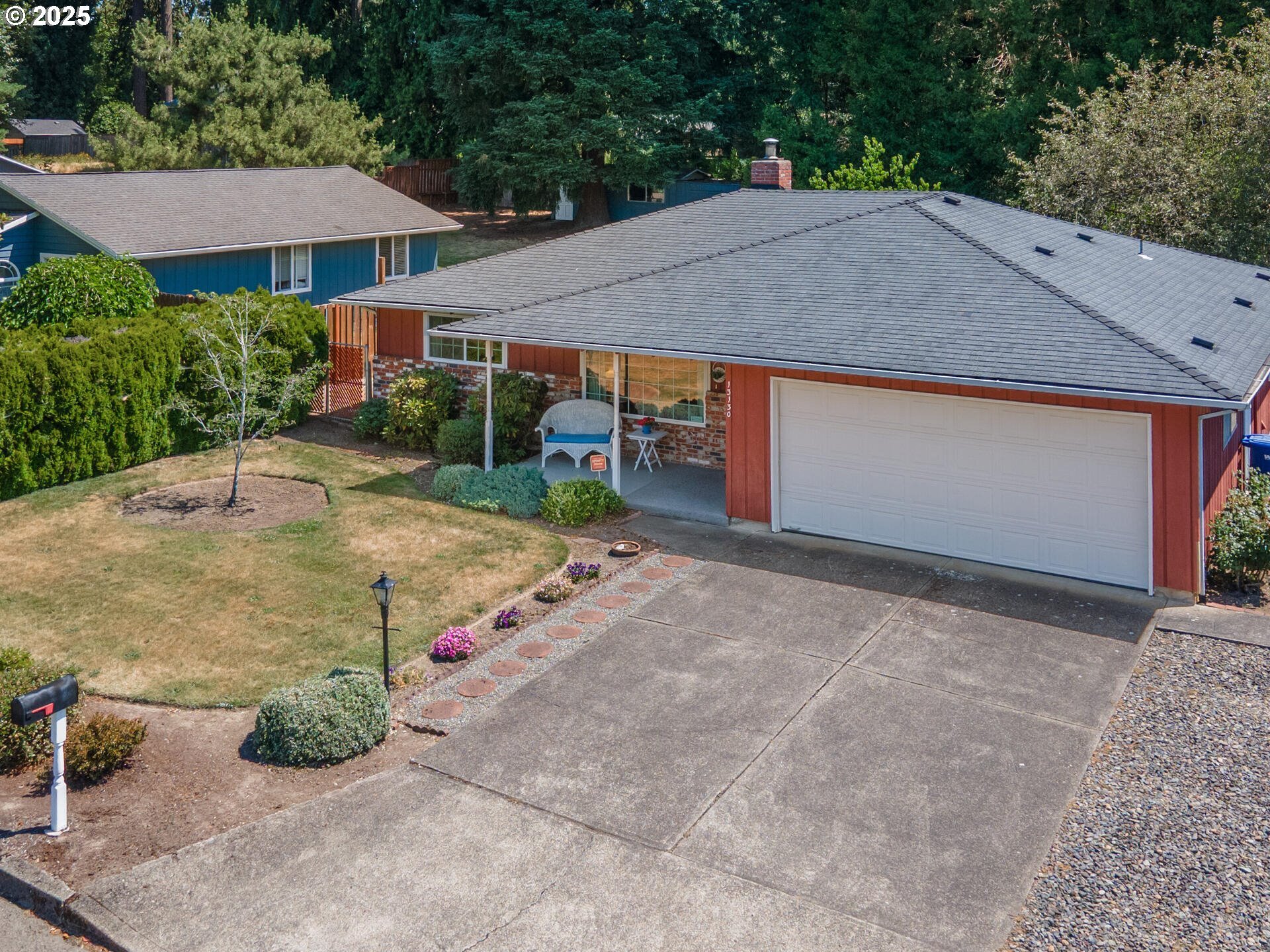 Property Photo: 13130 SE 45th Ave OR 97222