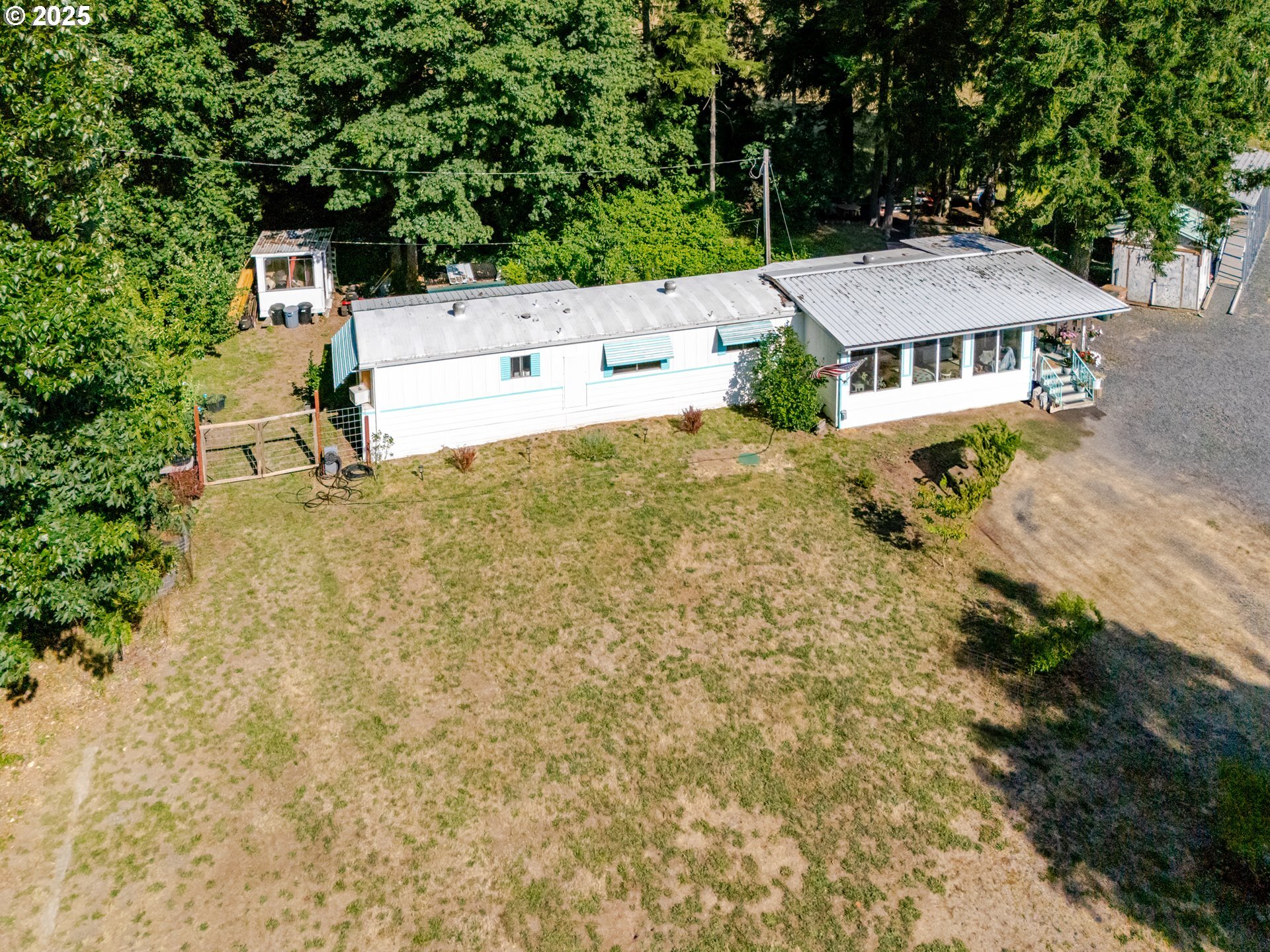 Property Photo: 42688 N River Dr OR 97386