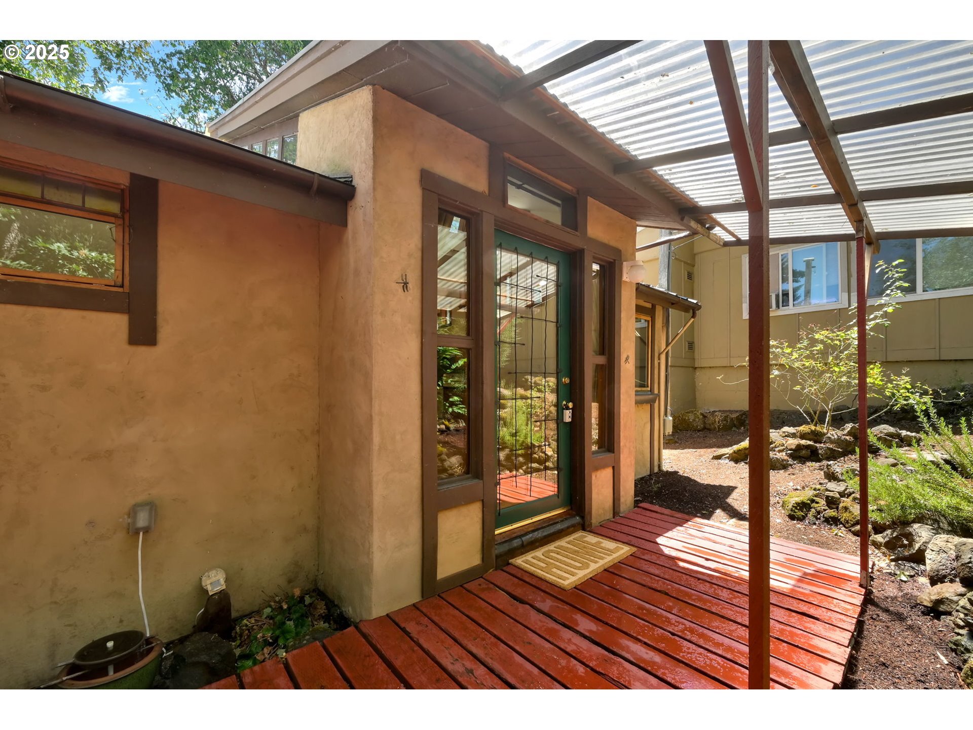 Property Photo: 3519 Willamette St OR 97405