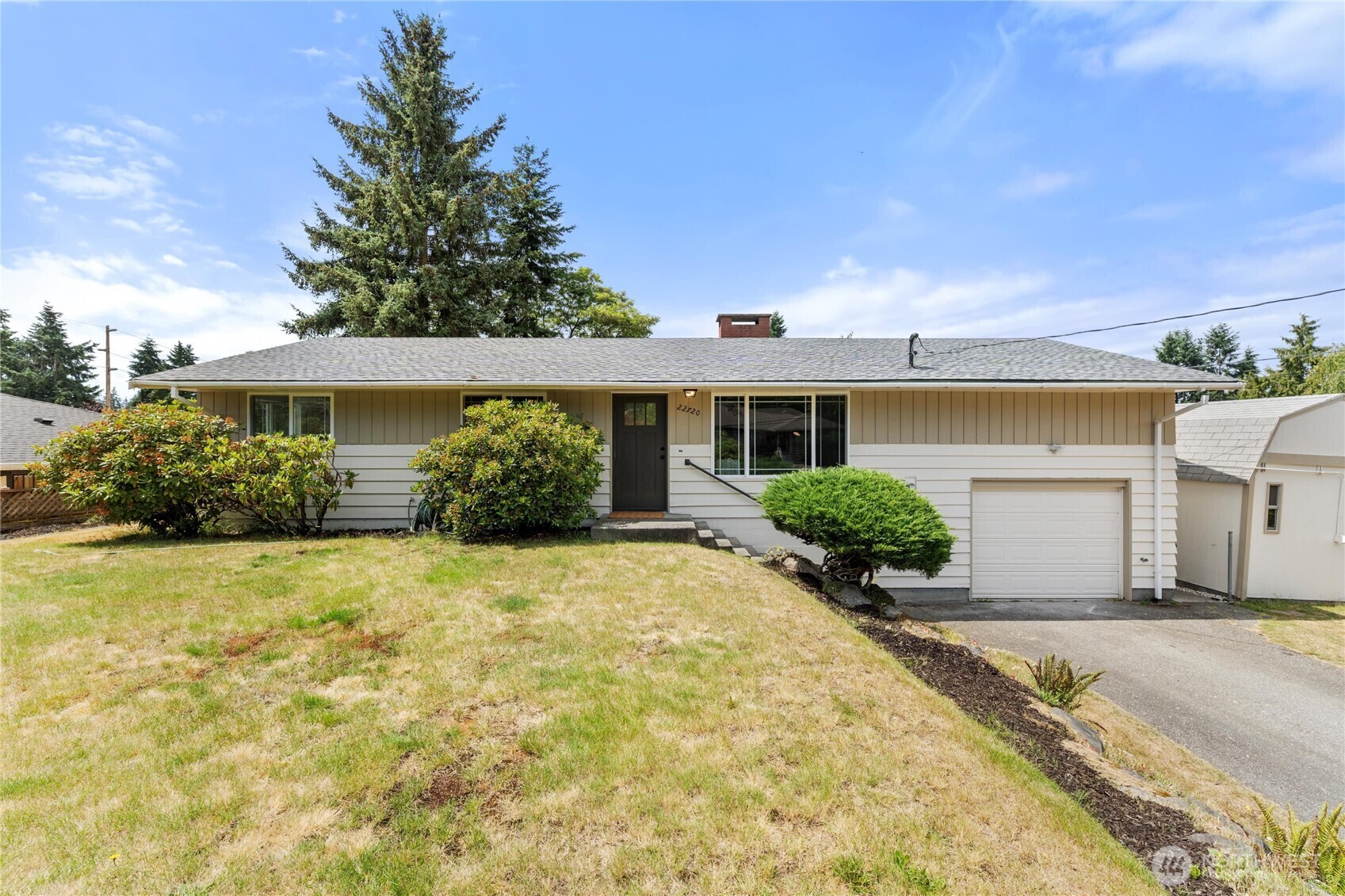 Property Photo: 22720 90th Avenue W WA 98026