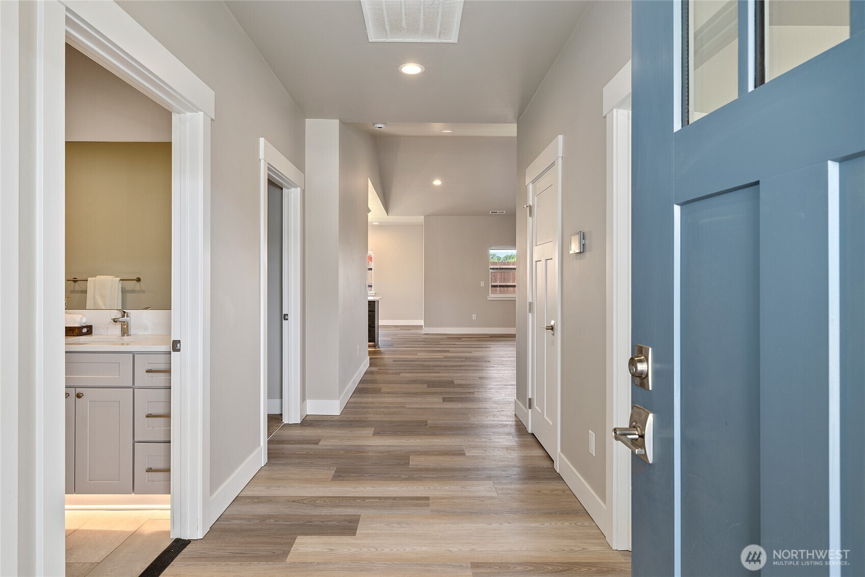 Property Photo: 405 E Chason Avenue WA 98926