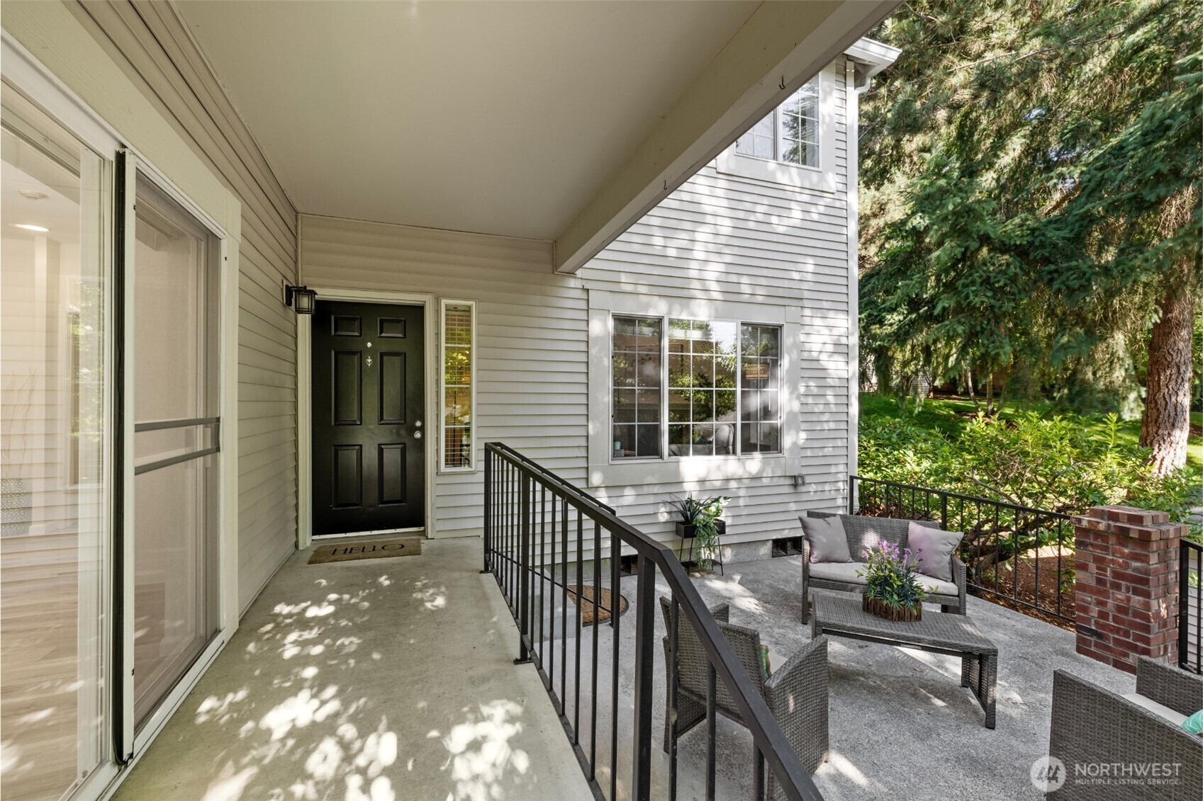 Property Photo: 10909 Avondale Road NE H132 WA 98052