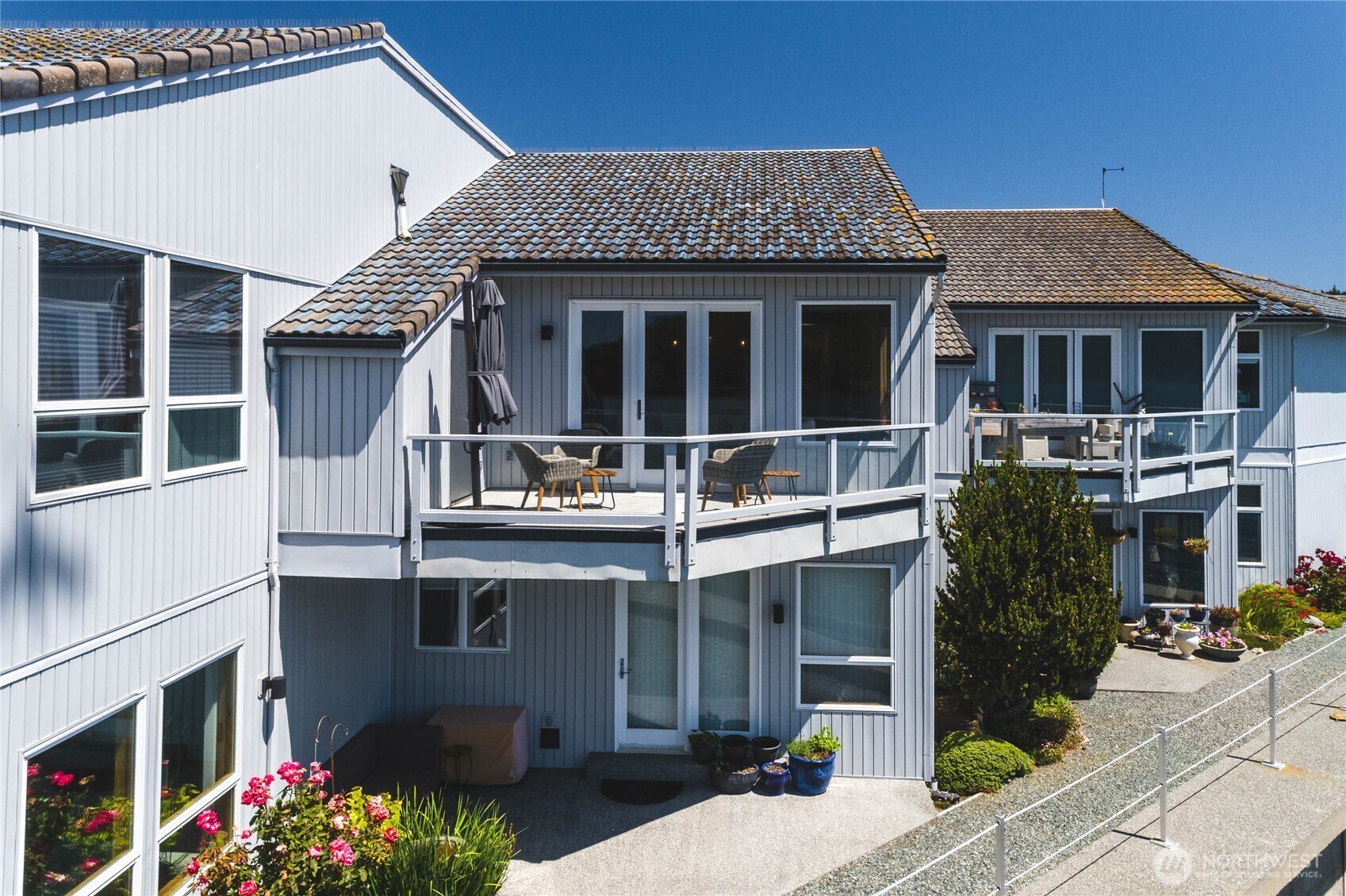 Property Photo:  2401  Skyline Way 203E  WA 98221 