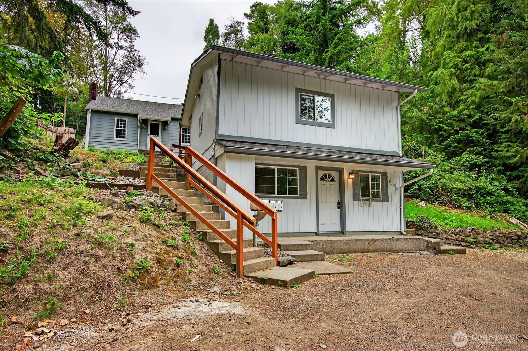 Property Photo:  1005  Allen Drive  WA 98626 