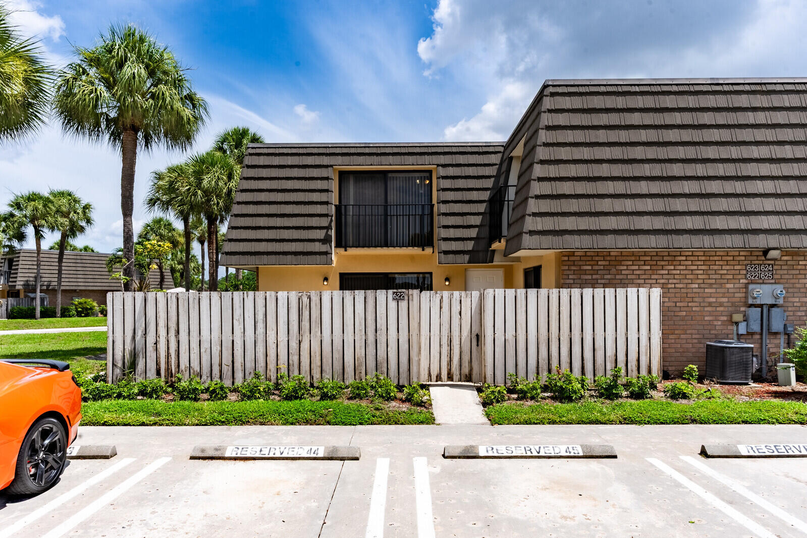 Property Photo: 622 6th Way 22D5410 FL 33407